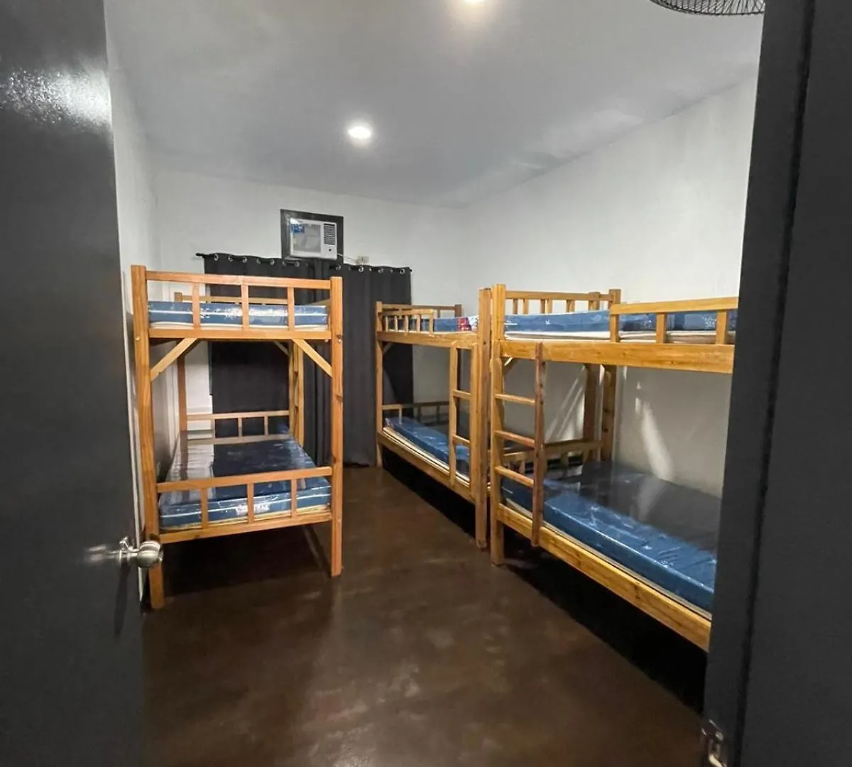 L'Pad Place Mandaluyong Hostel