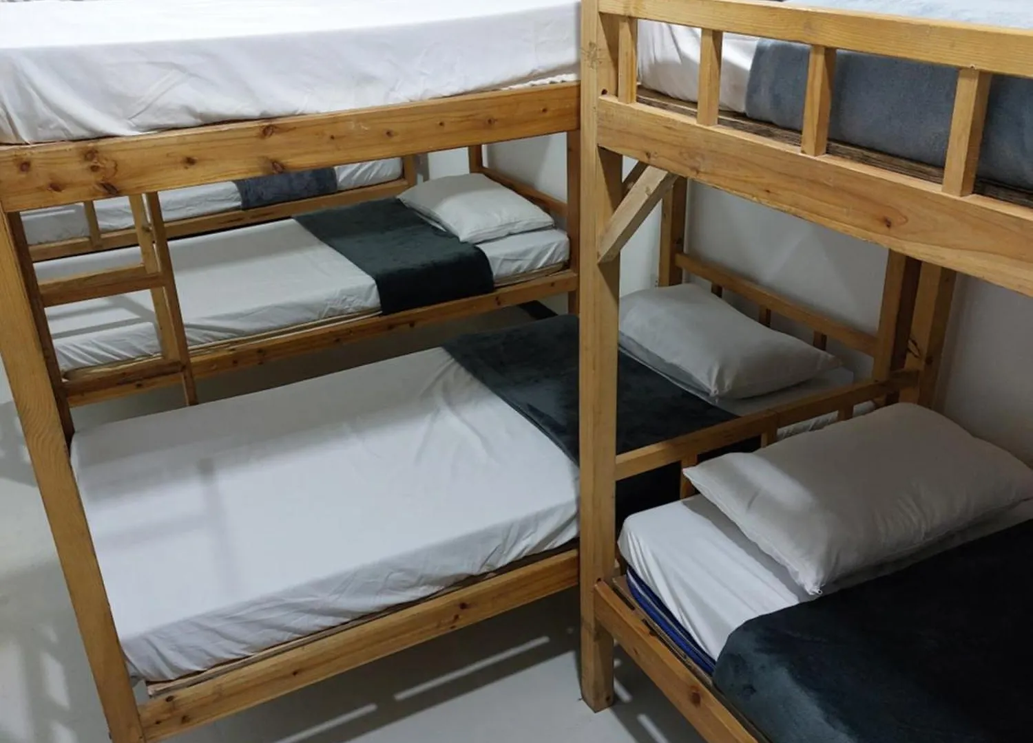L'Pad Place Mandaluyong 0*,  Philippines