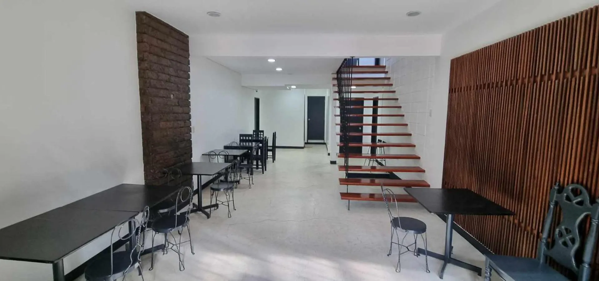 L'Pad Place Mandaluyong Hostel